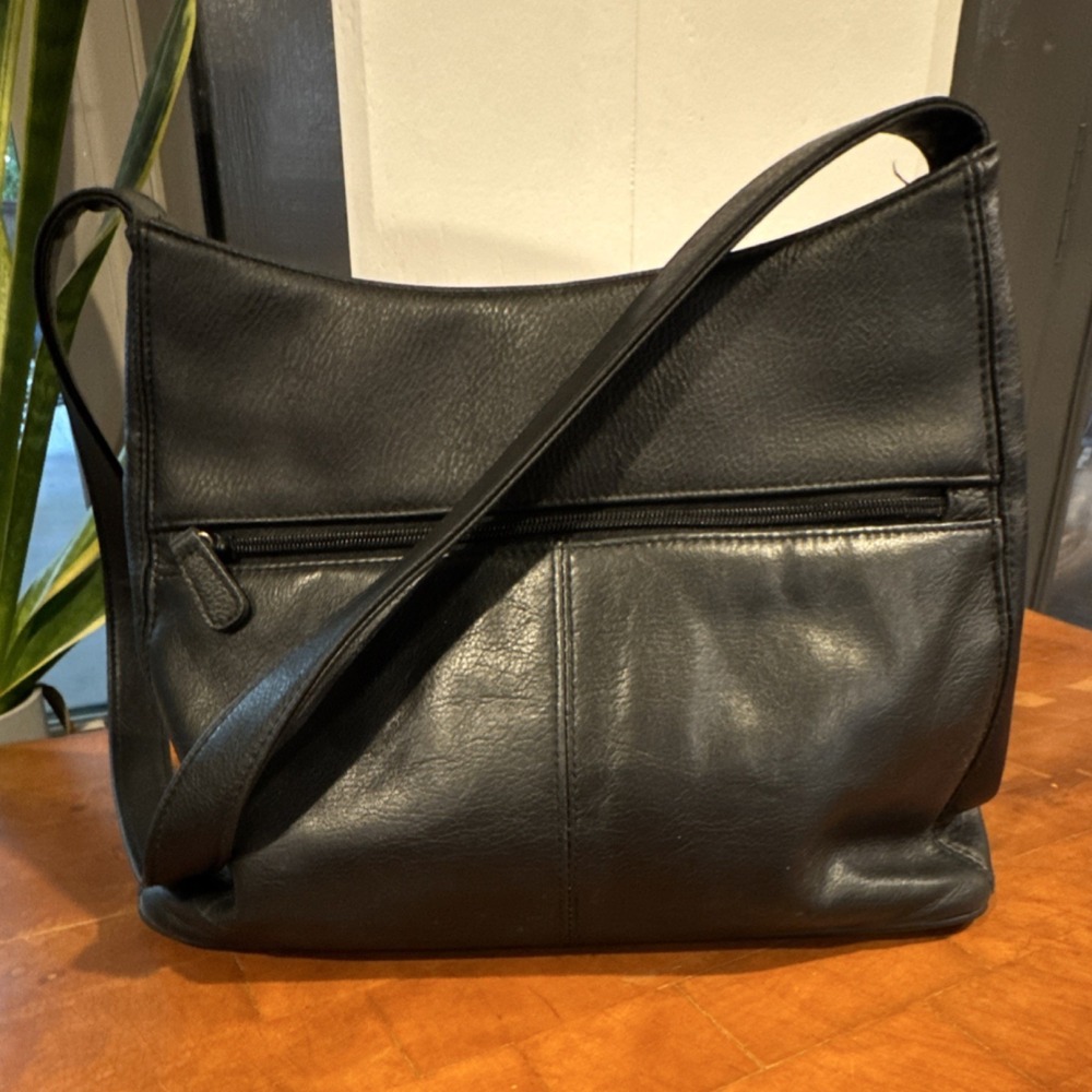 Cabin Creek Black Shoulder Bag with Zipper Accents and lots of Inner Pockets
